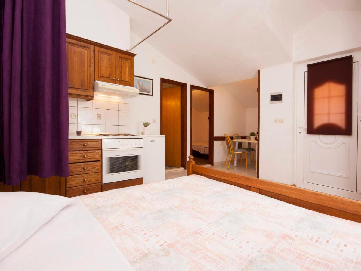 Apartments Skarpa 1601 Rogoznica  Buitenkant foto
