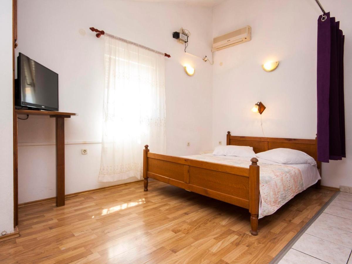 Apartments Skarpa 1601 Rogoznica  Buitenkant foto