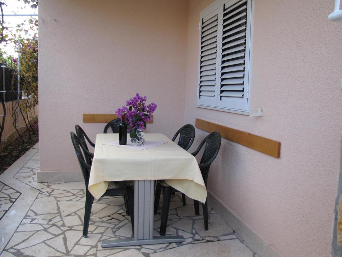 Apartments Skarpa 1601 Rogoznica  Buitenkant foto