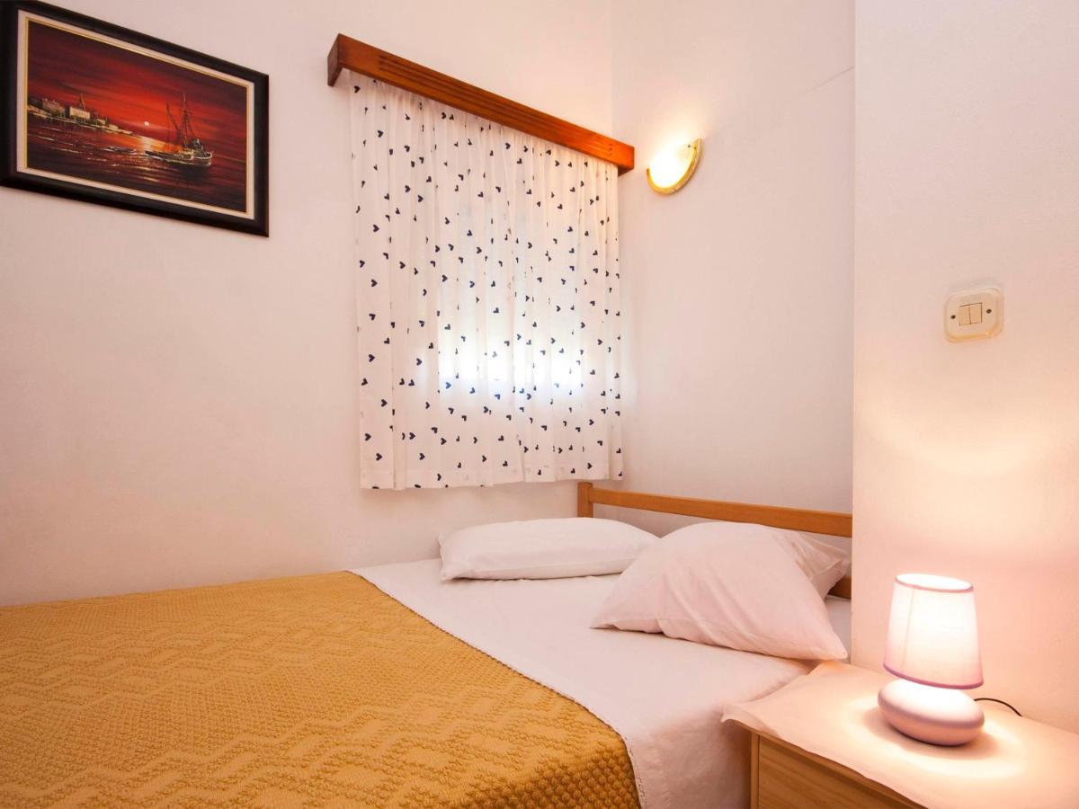 Apartments Skarpa 1601 Rogoznica  Buitenkant foto